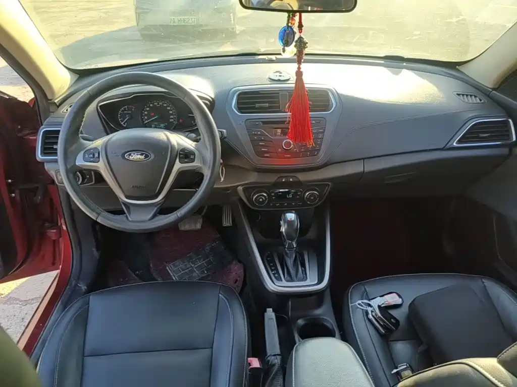 Ford Escort — миниатюра 10