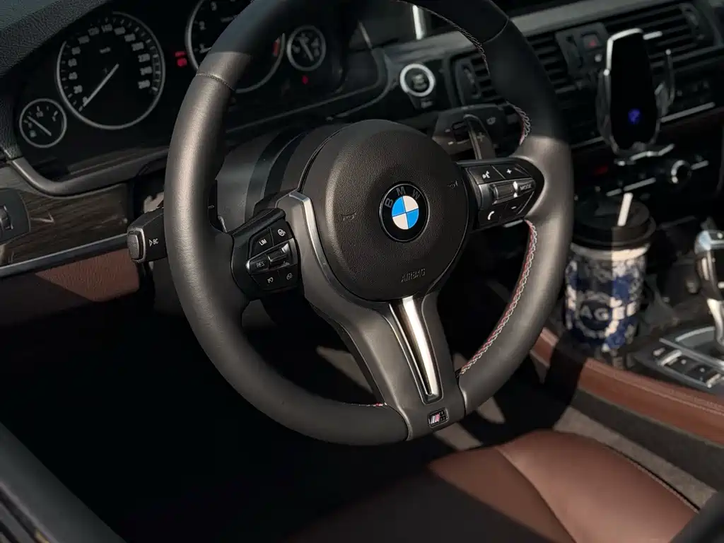 BMW 5 Series — миниатюра 27