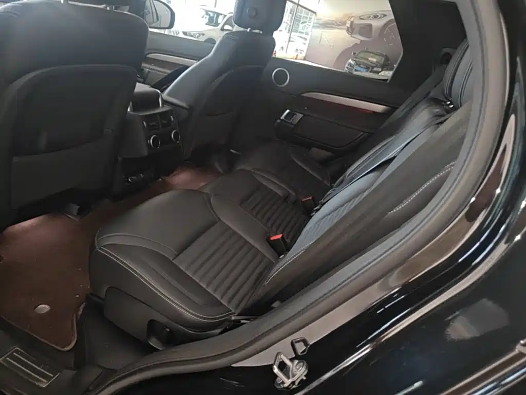 Land Rover Discovery 2024 360PS Dynamic SE