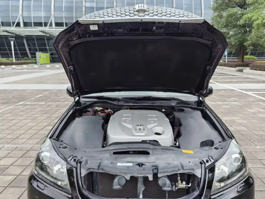Toyota Crown — миниатюра 11