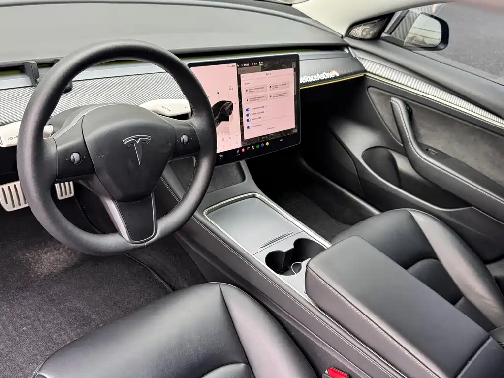 Tesla Model 3 — миниатюра 7