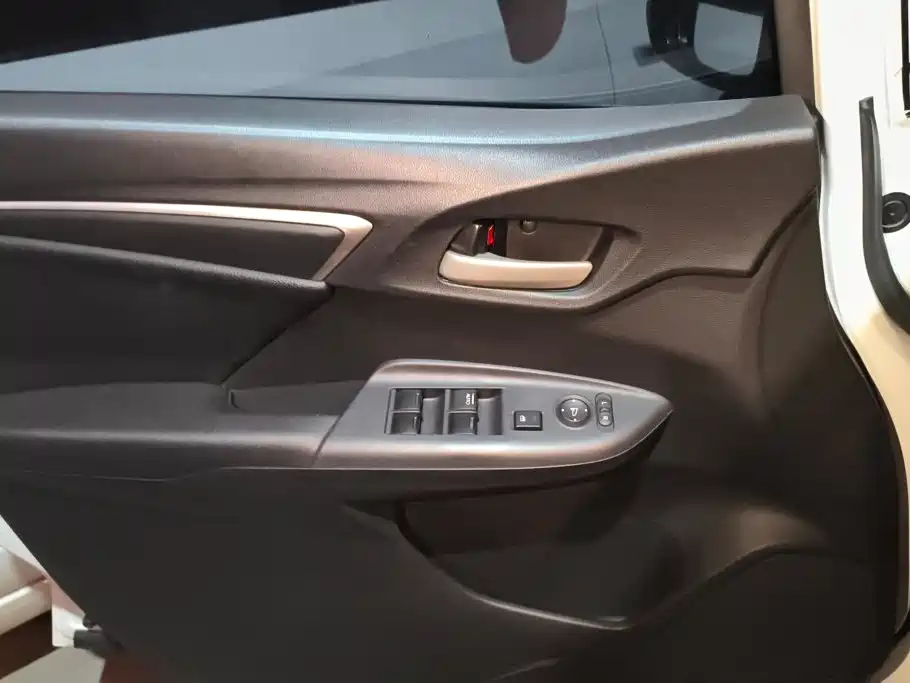 Honda Fit — миниатюра 7