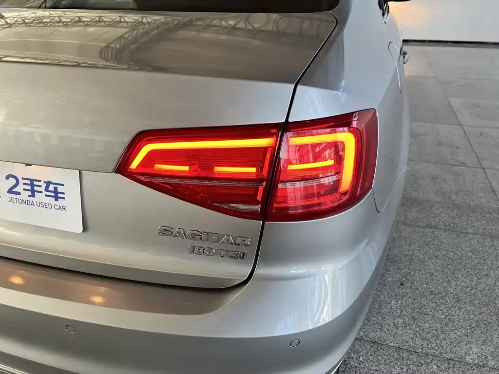 Volkswagen Sagitar — миниатюра 28