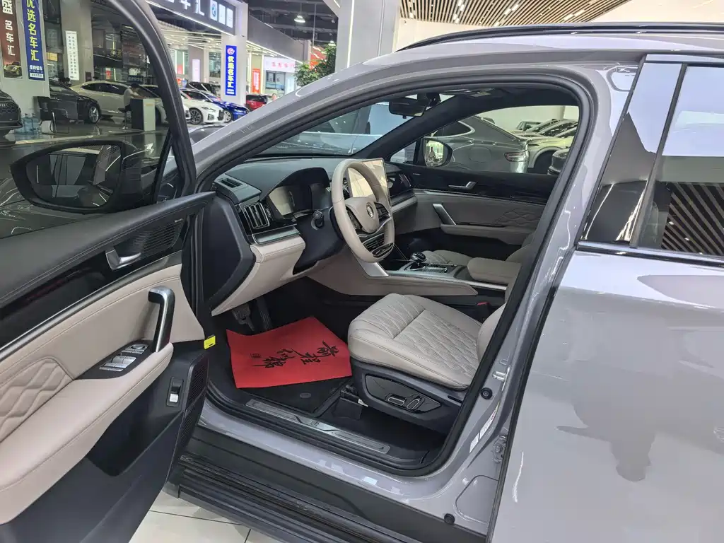 BYD Tang New Energy — миниатюра 6