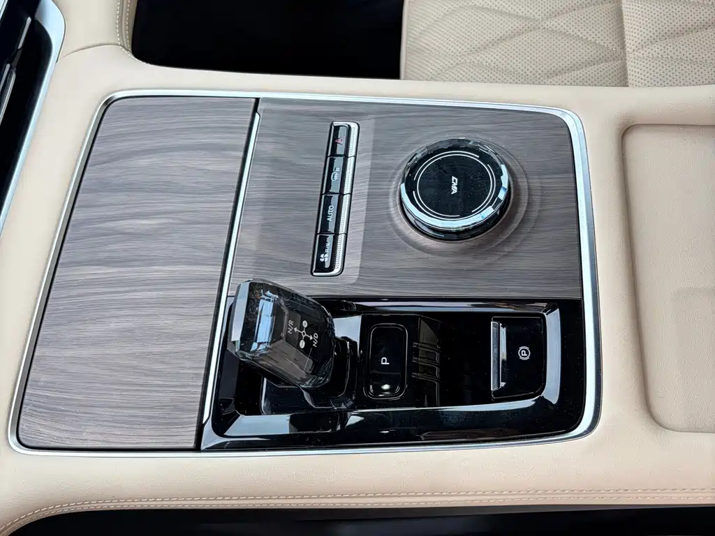 Geely Xingyue L — миниатюра 19