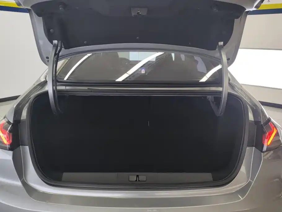 Peugeot 408 — миниатюра 4