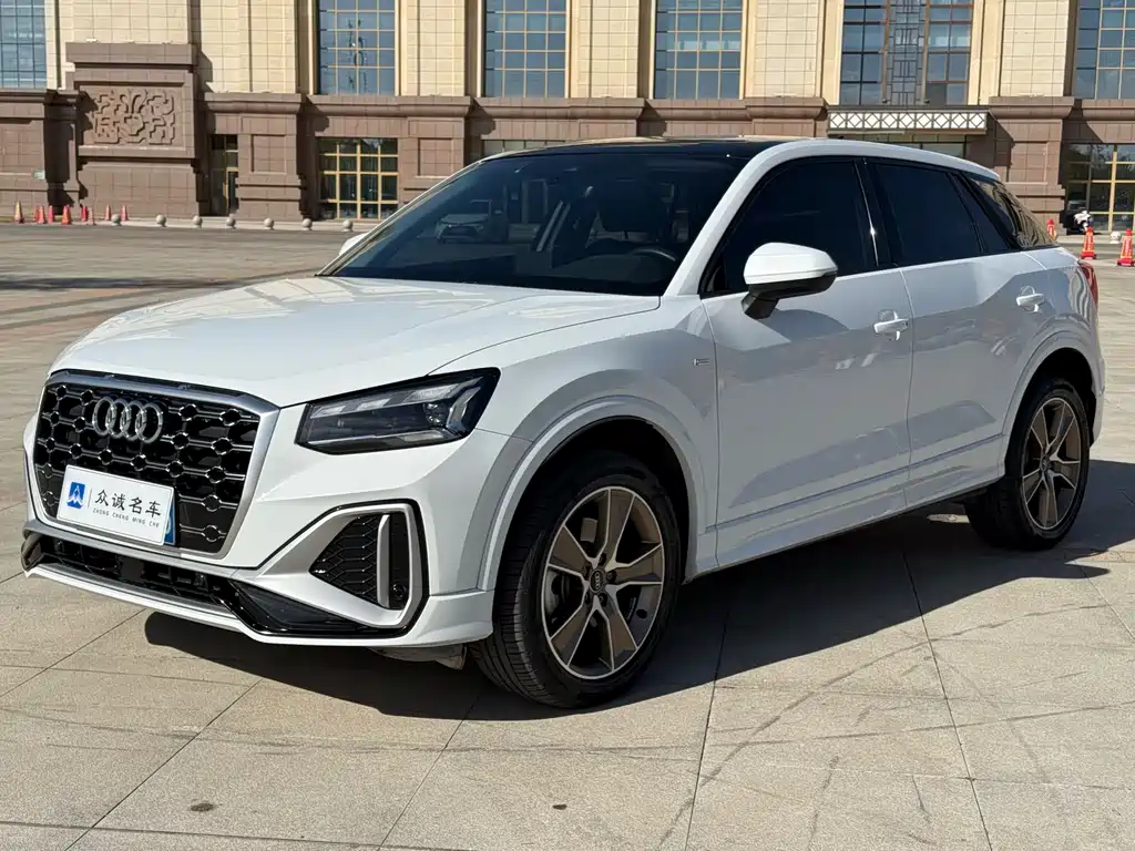 Audi Q2L 2024