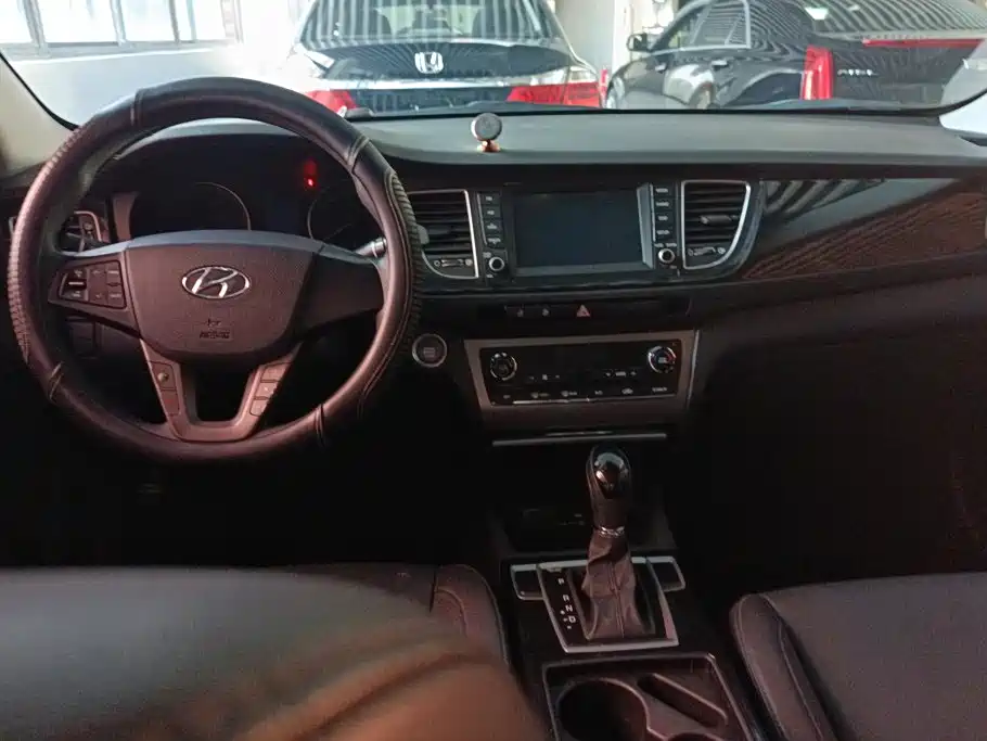 Hyundai Mistra — миниатюра 12