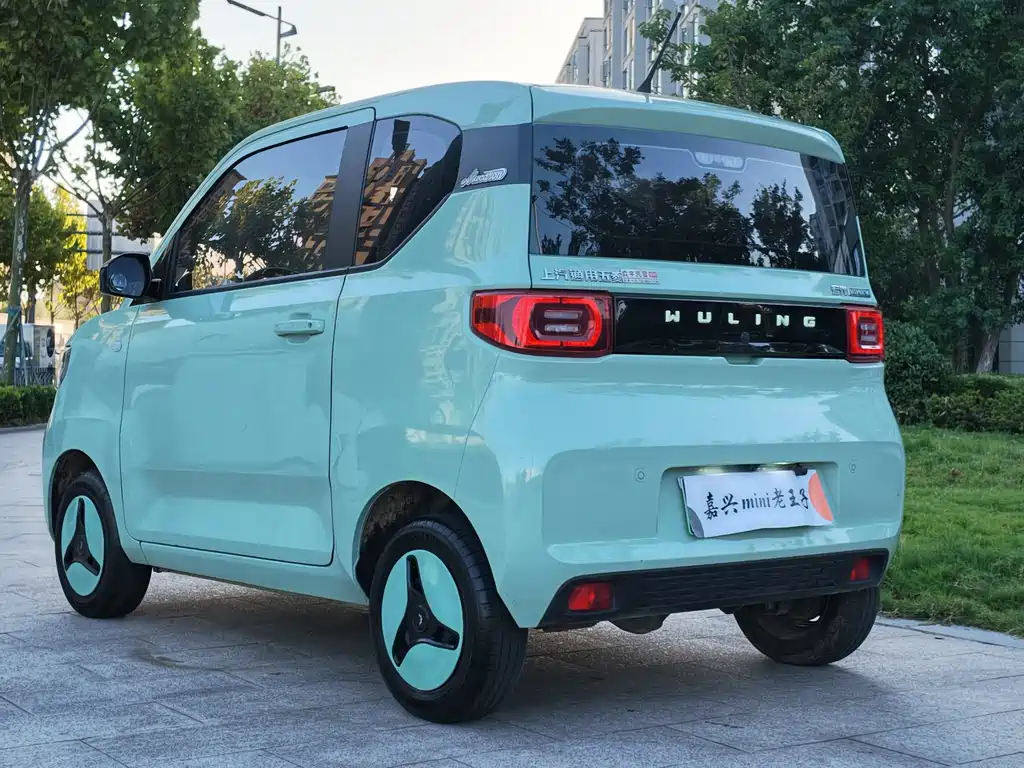 Wuling MINIEV — миниатюра 4