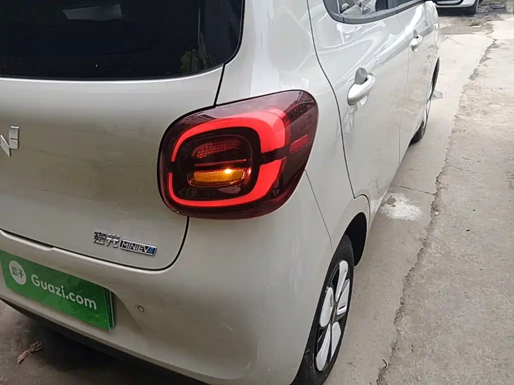 Wuling MINIEV — миниатюра 8