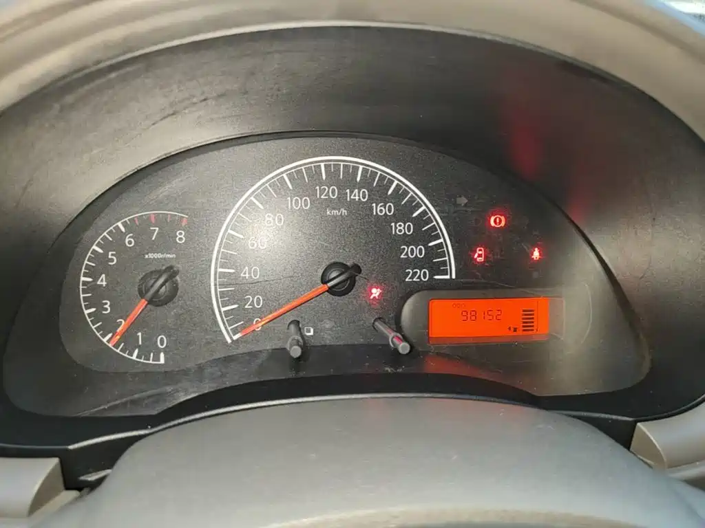 Nissan Sunny — миниатюра 12