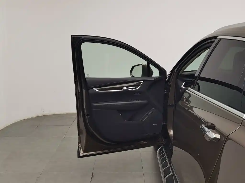 Cadillac XT5 — миниатюра 8