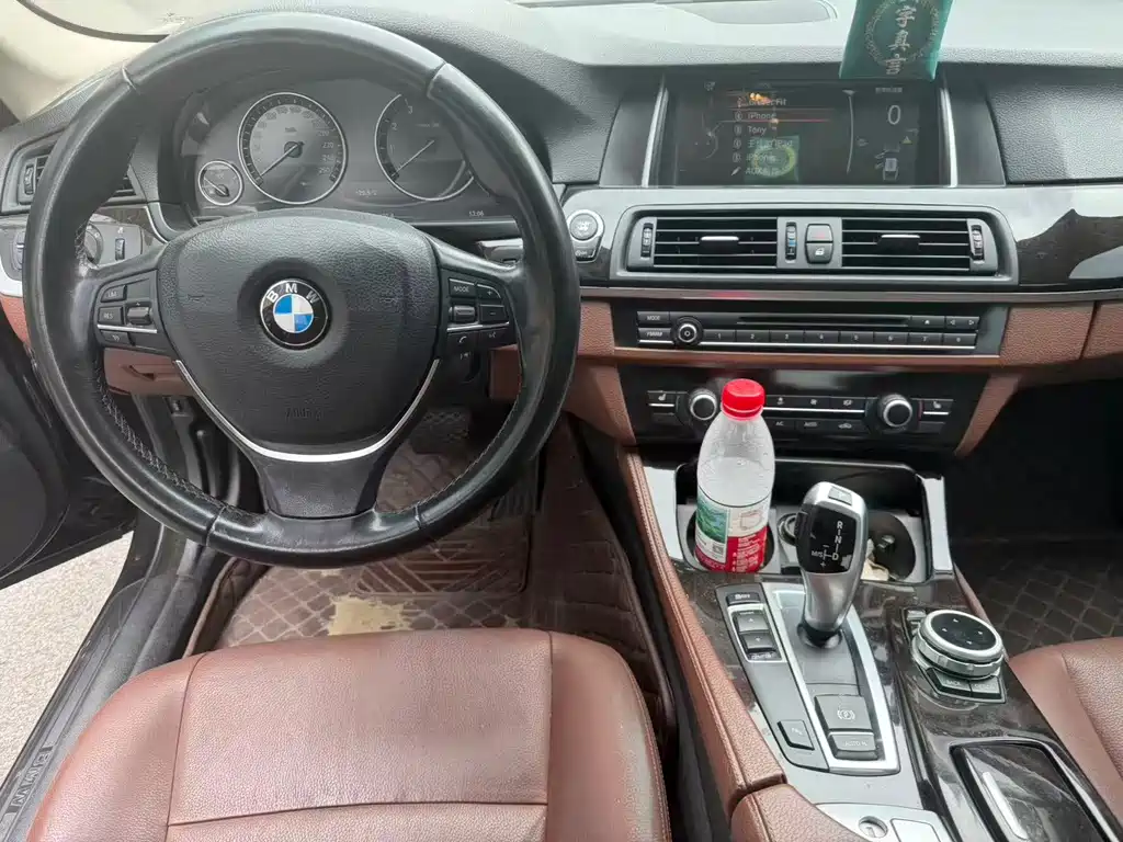 BMW 5 Series — миниатюра 8