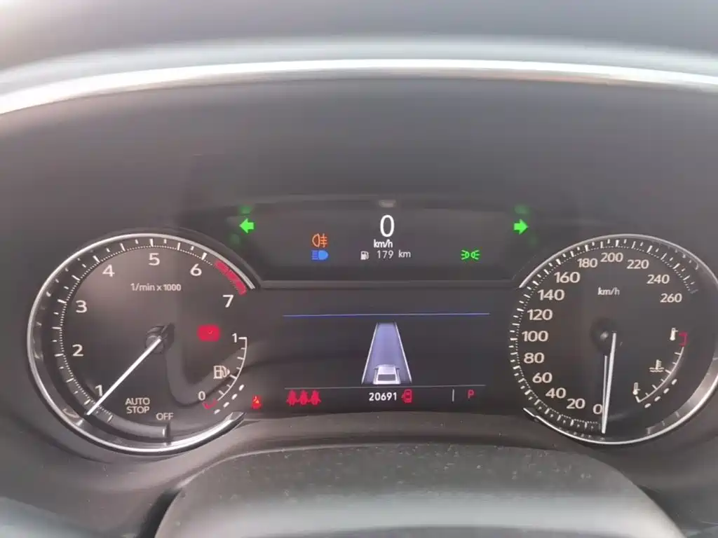 Cadillac CT5 — миниатюра 12