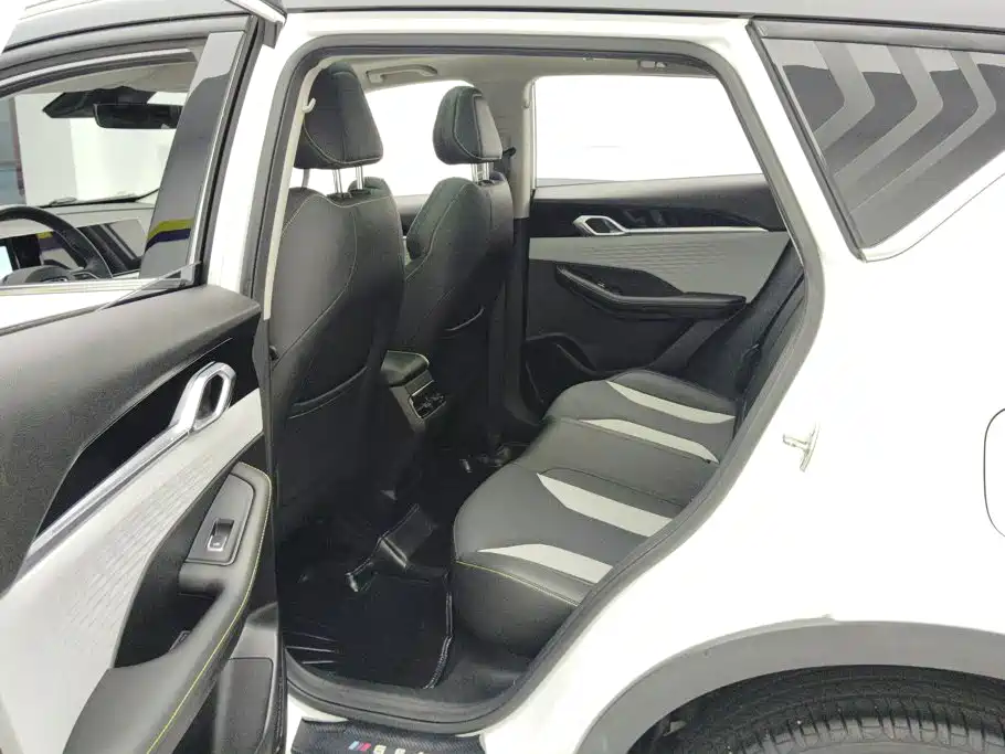 Geely Binyue — миниатюра 11