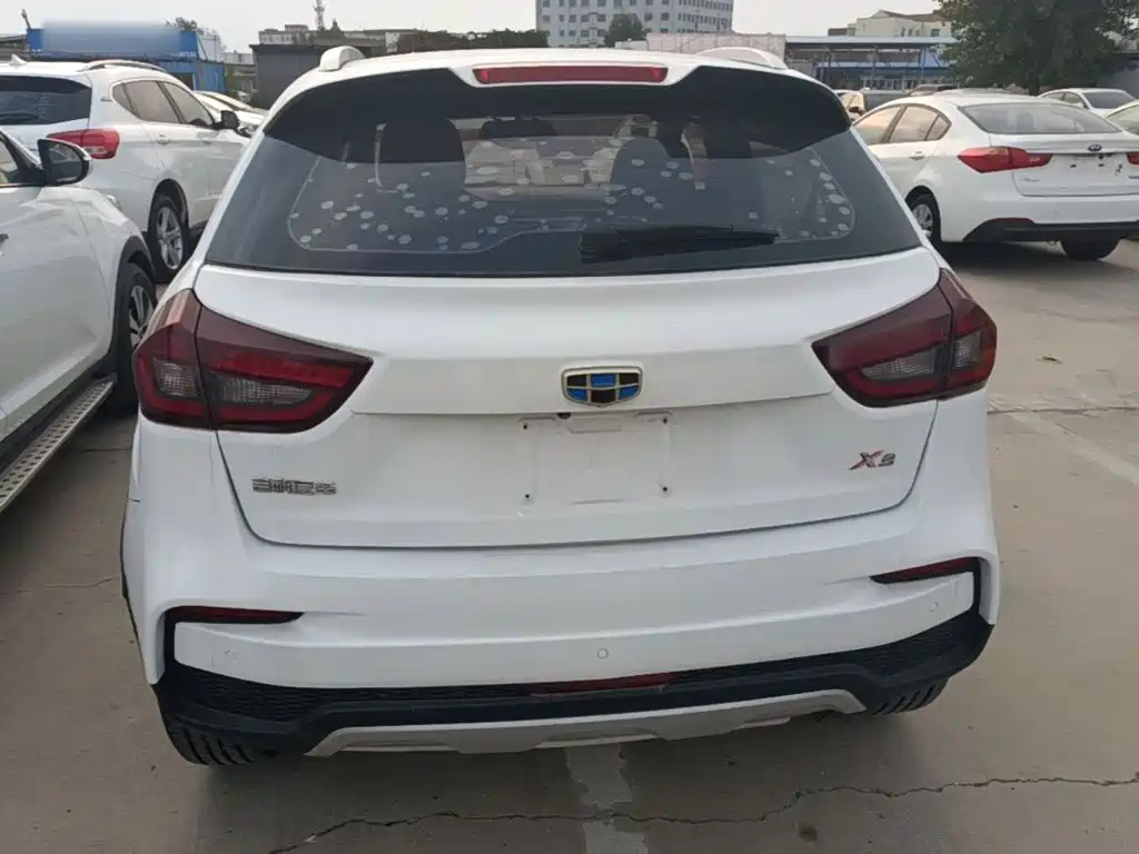 Geely Vision X3 — миниатюра 6