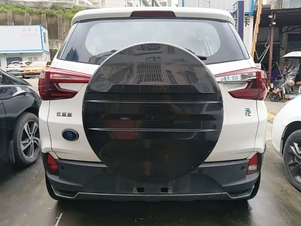BYD Yuan EV — миниатюра 6