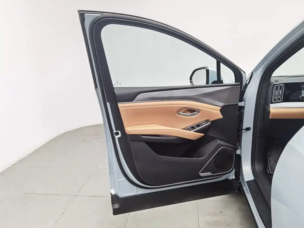 BYD L DM-i — миниатюра 8