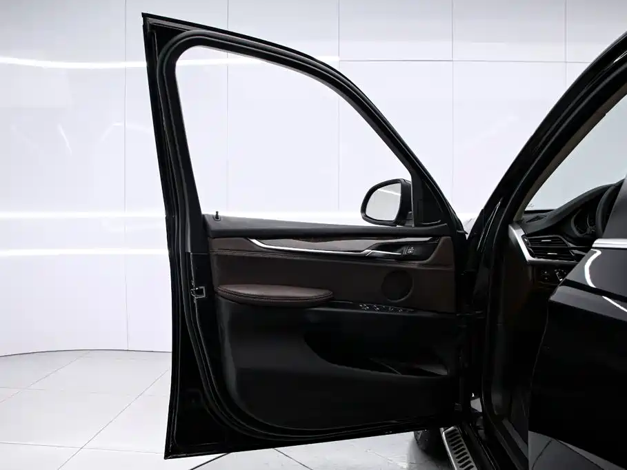 BMW X5 (Import) — миниатюра 13