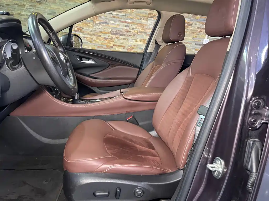 Buick Envision Plus — миниатюра 5
