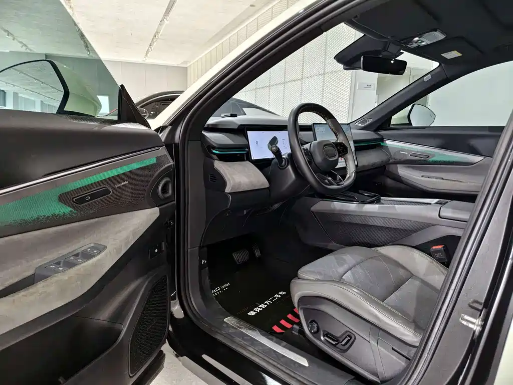 Lynk & Co 08 EM-P — миниатюра 8