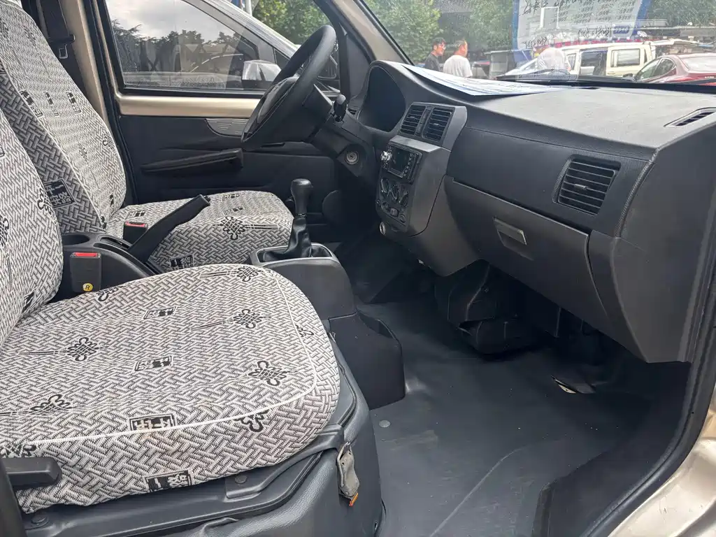 Wuling Rongguang — миниатюра 11