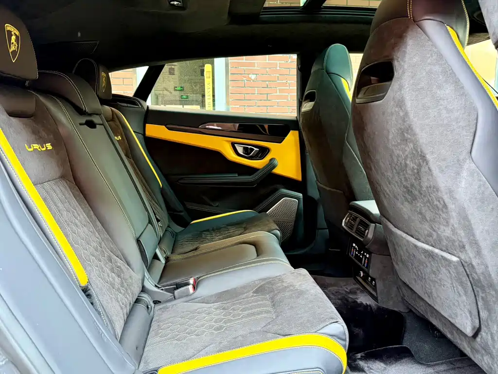 Lamborghini Urus — миниатюра 17