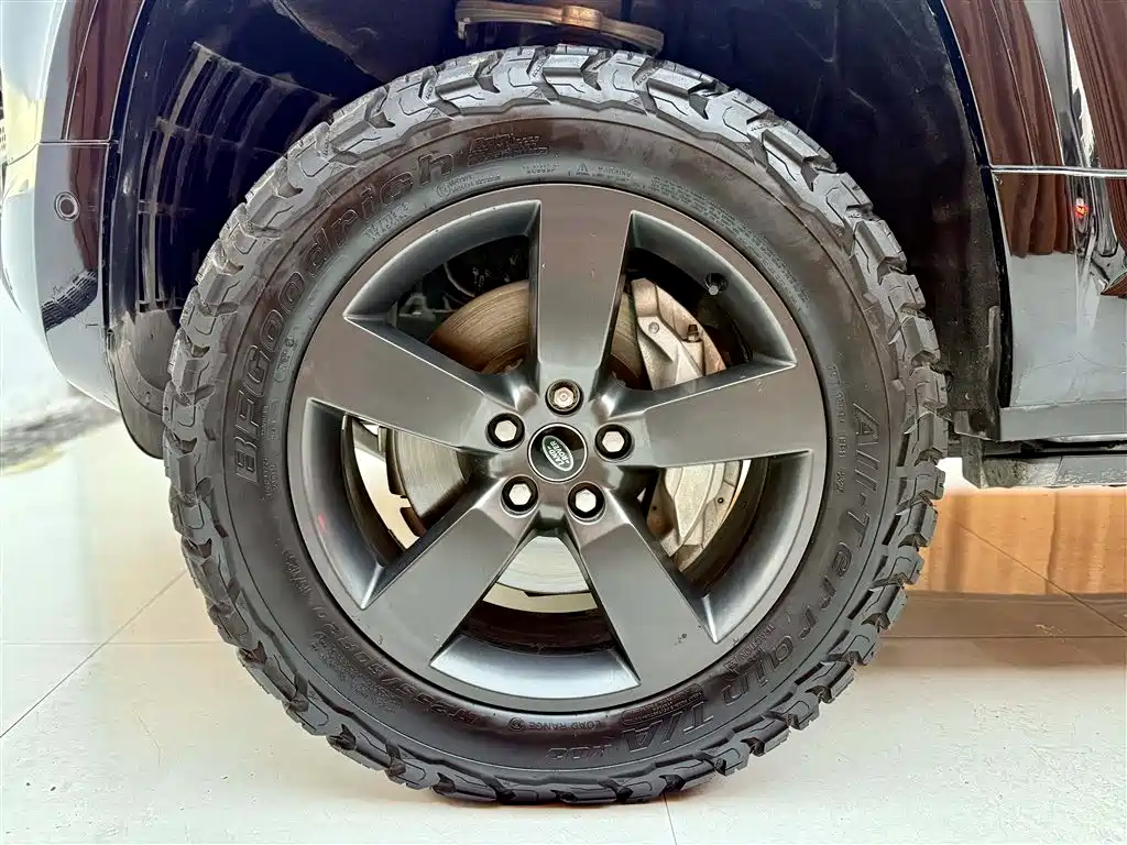 Land Rover Defender — миниатюра 17
