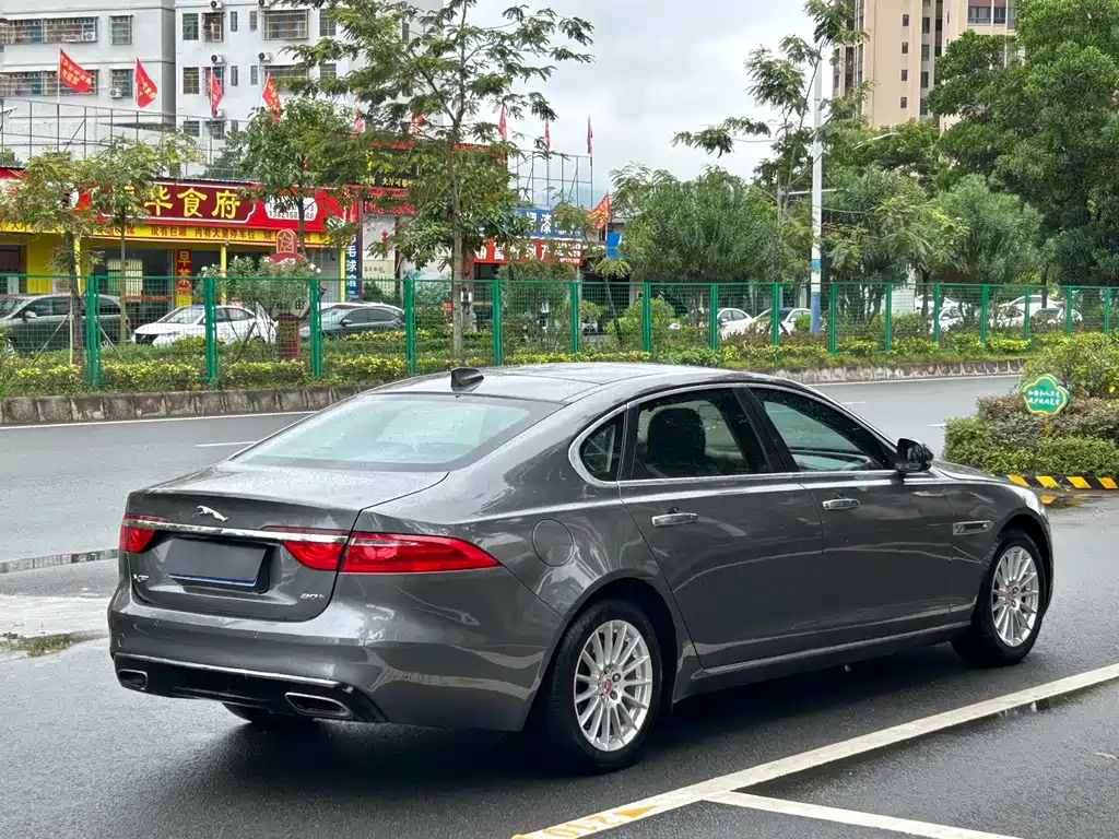Jaguar XFL — миниатюра 10
