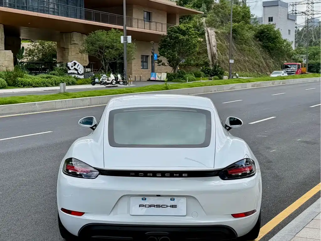Porsche 718 2020 Cayman 2.0T