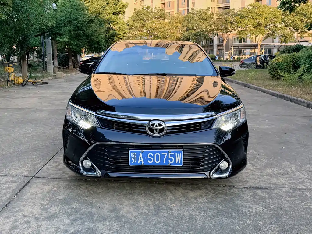 Toyota Camry — миниатюра 2
