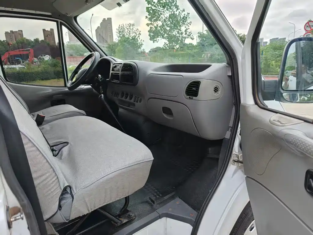Ford Transit Classic — миниатюра 9