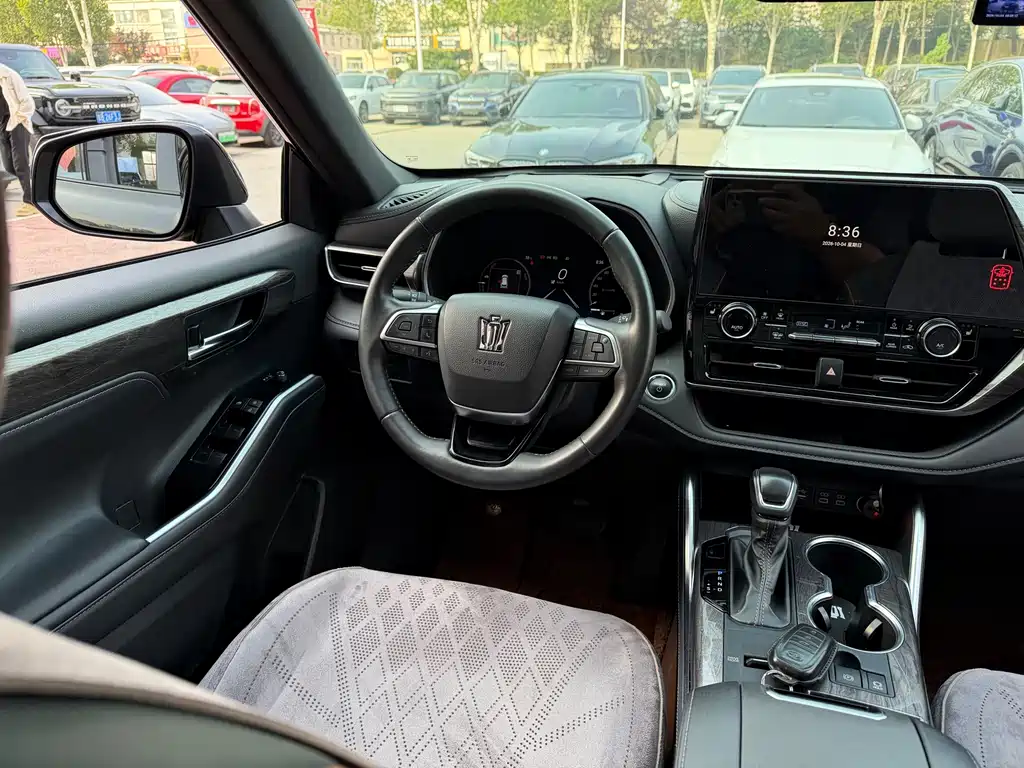 Toyota Crown Kluger — миниатюра 11