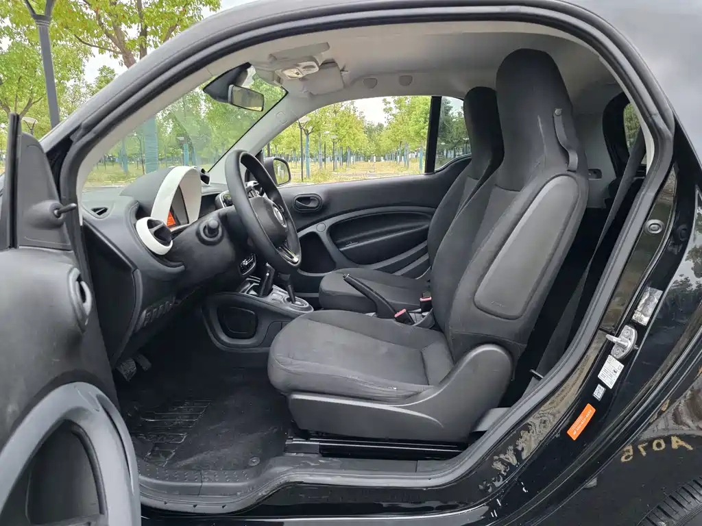 smart Smart Fortwo — миниатюра 9