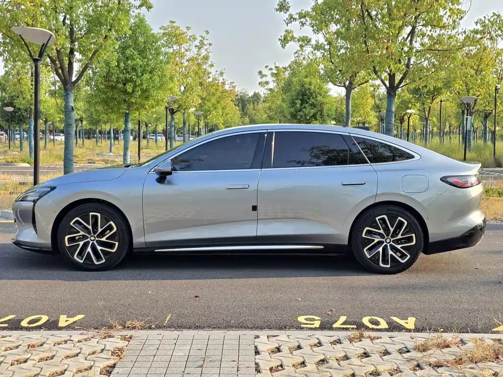 Baojun Xiangjing — миниатюра 8