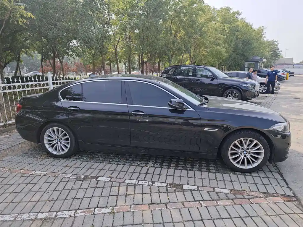BMW 5 Series — миниатюра 3