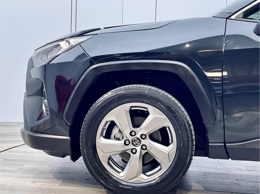 Toyota RAV4 — миниатюра 27