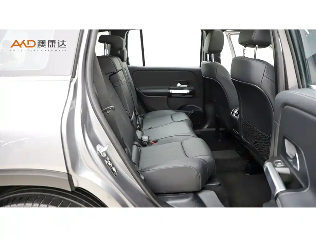 Mercedes-Benz GLB — миниатюра 8