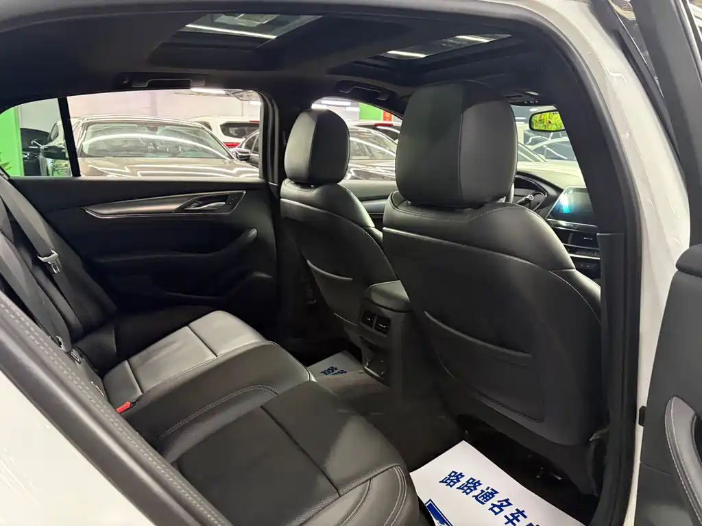 Cadillac CT5 — миниатюра 9
