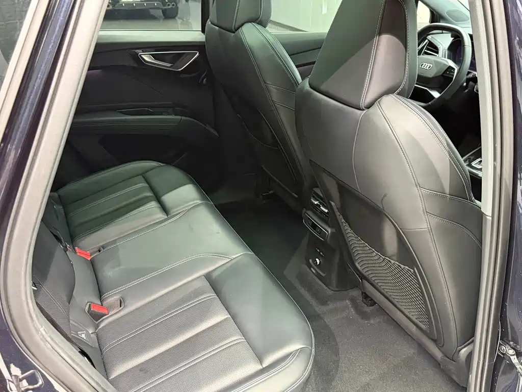 Audi Q4 e-tron — миниатюра 17
