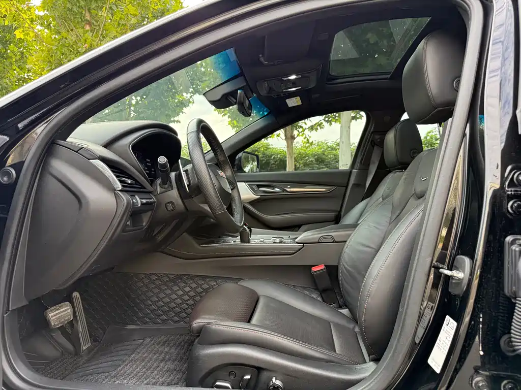 Cadillac CT5 — миниатюра 5