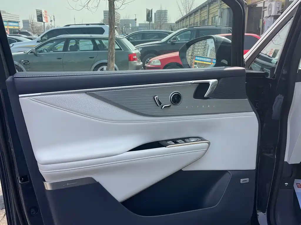 BUICK GL8 NEW ENERGY