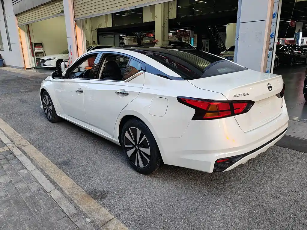 Nissan Teana — миниатюра 5