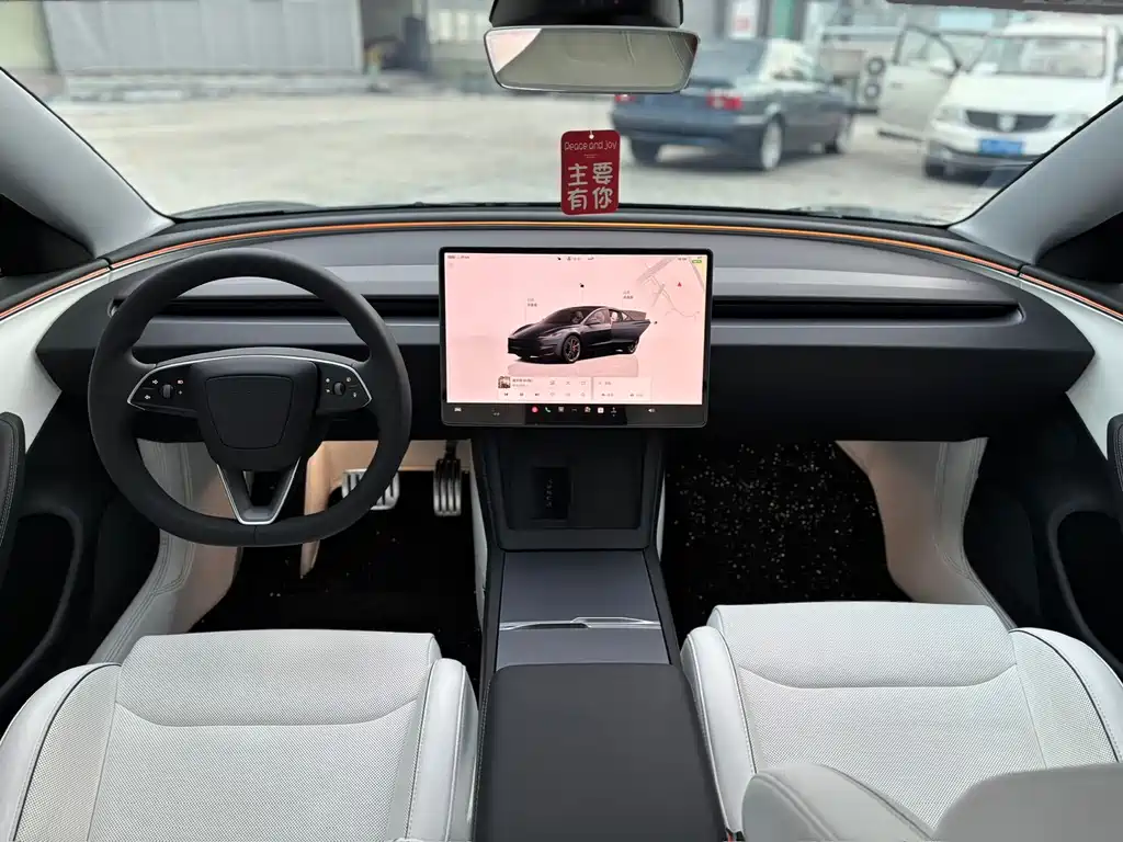 Tesla Model 3 — миниатюра 5