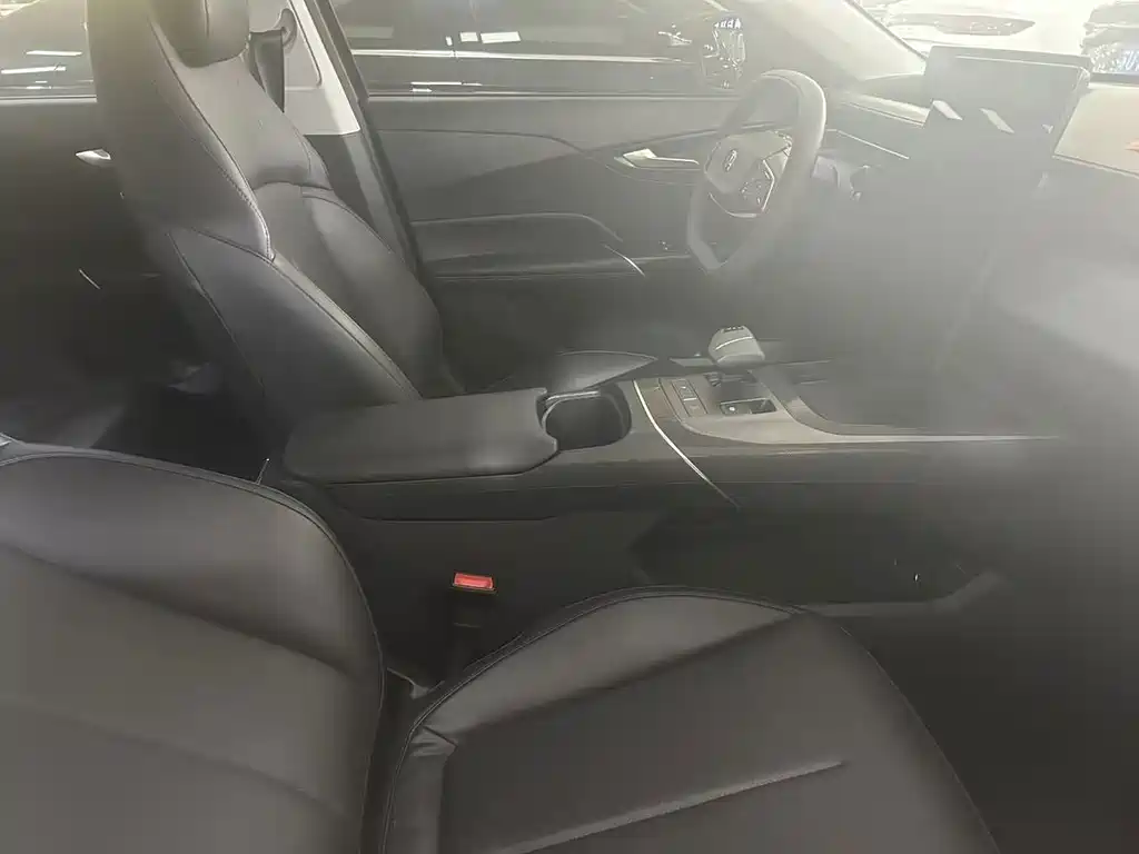 Changan Yida — миниатюра 3