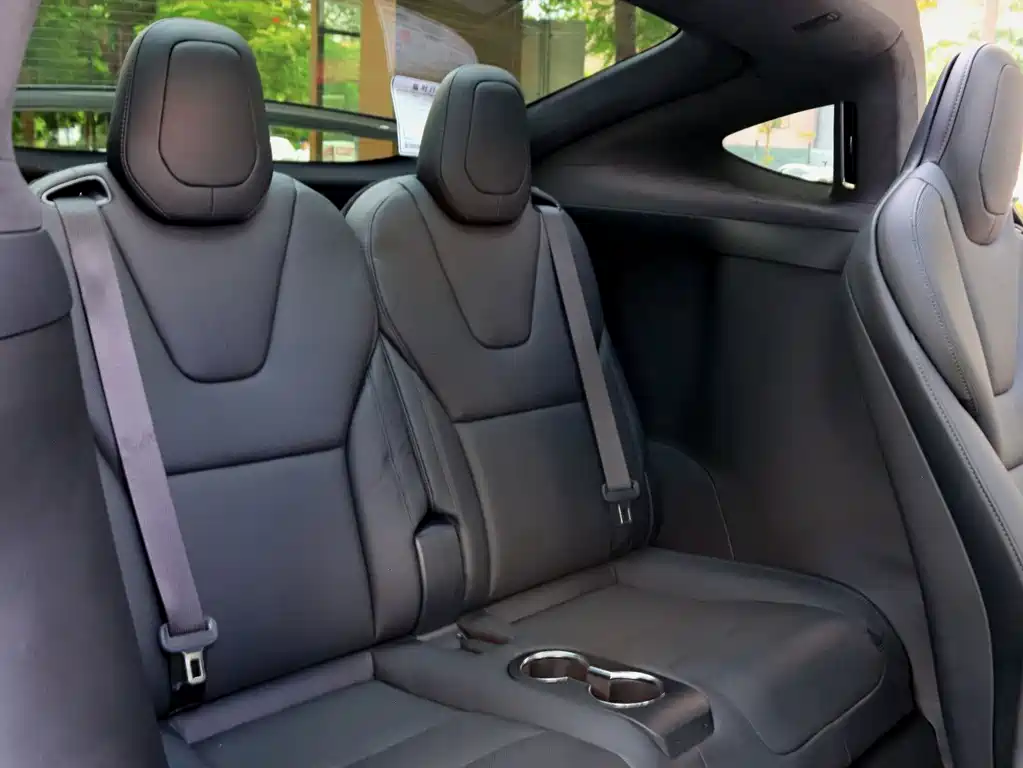 Tesla Model X — миниатюра 8