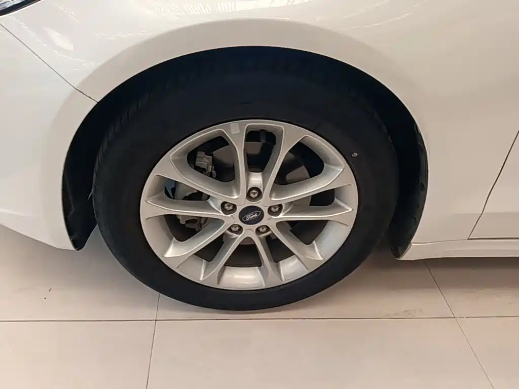 Ford Mondeo — миниатюра 23