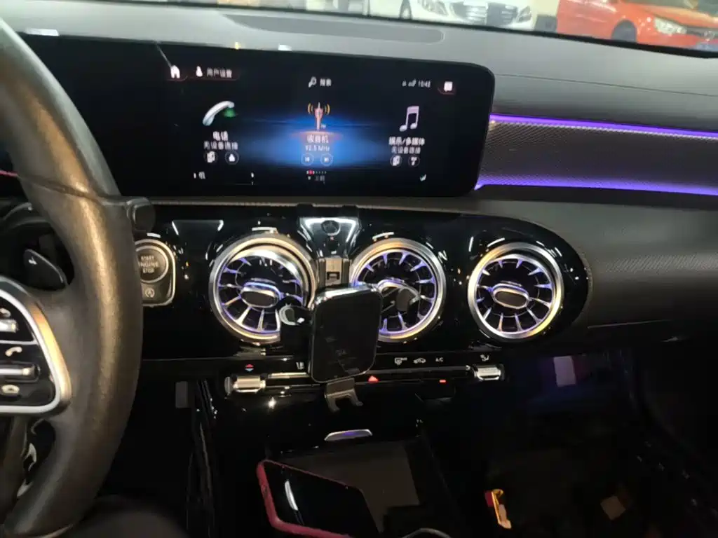 Mercedes-Benz A-Class — миниатюра 9