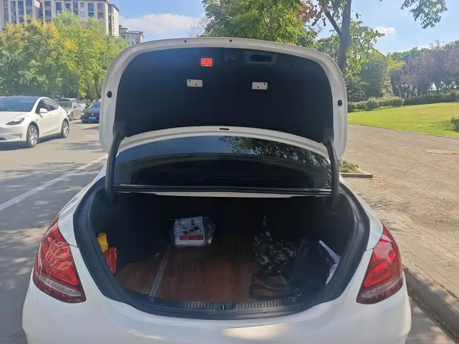 Mercedes-Benz C-Class — миниатюра 4