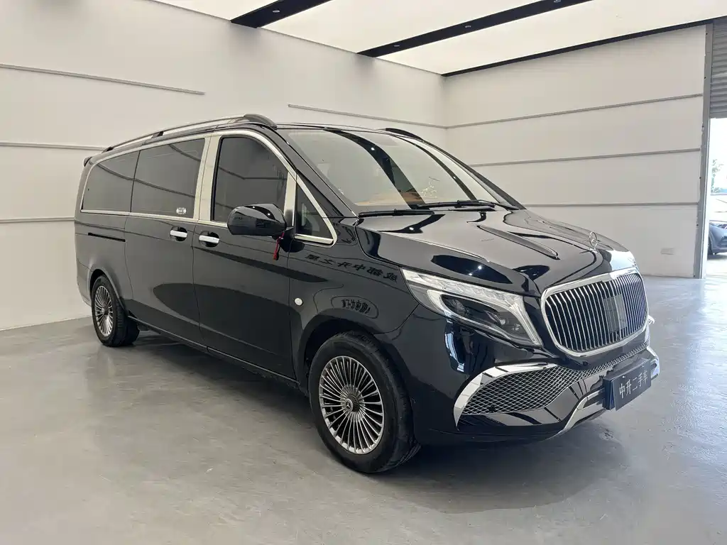 Mercedes-Benz Vito 2023 2.0T 7 мест